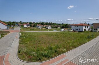 Prodej stavebního pozemku 775 m2 - Střelice, ev.č. 00956 - 9