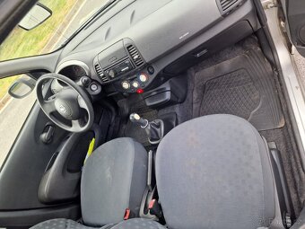 Nissan Micra 1.0 benzín (48 kW), rok 2004, najeto 195 000 km - 9