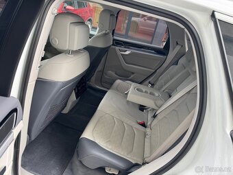 VW Touareg 3,0 TDi 4x4, 1. maj,ČR,serviska, DPH, záruka - 9