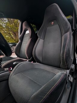 Fiat Punto Evo Abarth 132 kW 1.4 multiair - 9