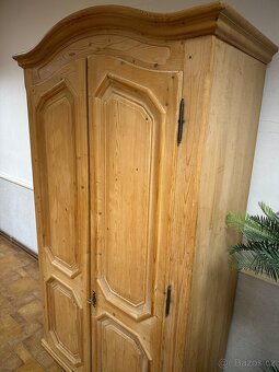 Dřevěná sKříň šíře 127cm 2dveřová - 9