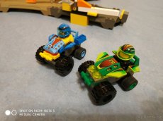 Lego 4588 závodní dráha - 9