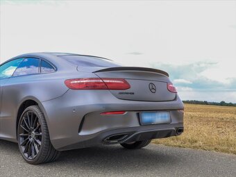 Mercedes-Benz Třídy E 3,0 E 400 4Matic Avantgarde (2017) - 9