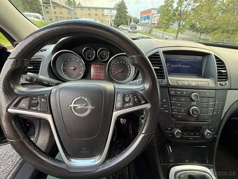 Opel Insignia 2.0T turbo benzin kombi 162kw - 9