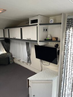 Karavan CHATEAU 380 - 9
