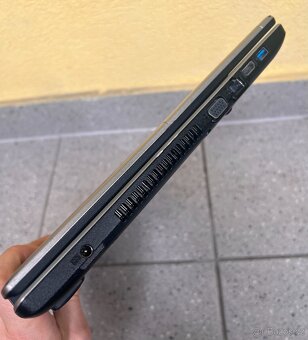 Medion Akoya / Intel i3-6100U / 8GB RAM / 256GB SSD / 17.3" - 9