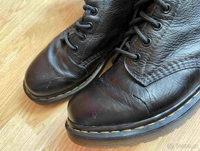Dr. Martens, - 9