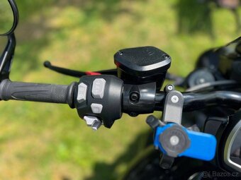 Triumph Rocket 3 R STORM 2024 - 9