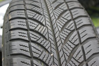 BMW lehce prohnute original kola R16 5x120 zimni pneu - 9