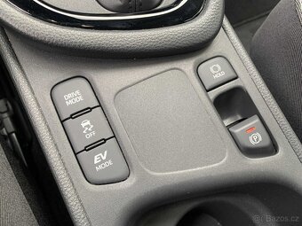 Toyota Yaris 1.5 HYBRID 96 kW 1.MAJITEL r.v. 2024 DPH - 9