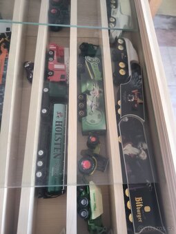 Nástěnná vitrína - 9