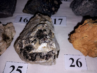 S91 Sbírka 48 ks minerálů - 9