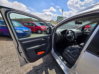 Volkswagen Touran 2.0 TDi 103 KW Highline - 9