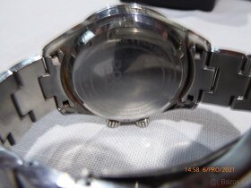 PÁNSKÉ ŠVÝCARSKÉ HODINKY DOXA GMT - 9
