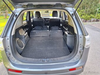 Mitsubishi Outlander PHEV - 2014 + zimní kola, odpočet DPH - 9