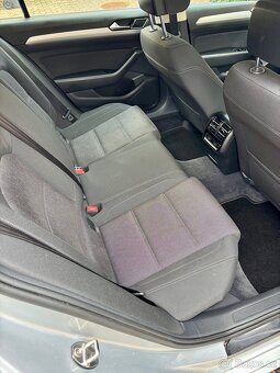 VW Passat 2.0 TDi, 110 kw, DSG, 2018, 158tkm, Comfort - 9