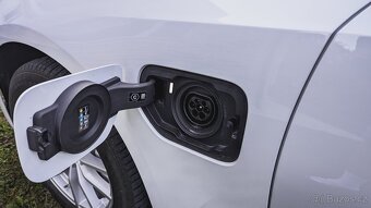 BMW 330e touring xdrive - 9