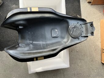 Royal Enfield-nádrž - 9