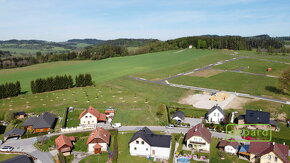 Zasíťovaný stavební pozemek 1.022m2 v Bohdalovicích u Českéh - 9