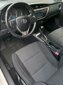 Toyota Auris  2014 - 9