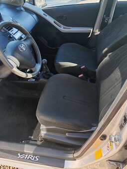 Yaris 1.0i - 9