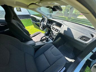 Volvo V40 T3 CROSS COUNTRY - 9