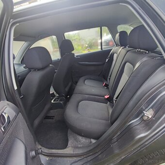 Škoda Fabia combi  1.4  59kw benzín rok 2007 - 9