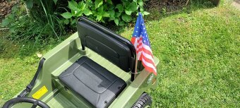 1místný elektrický Jeep Willys s 2.4G bluetooth DO, olivová - 9