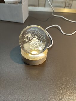 Lampička s křišťálové koule - 9