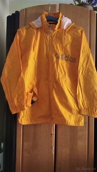 NOVÁ PĚKNÁ DĚTSKÁ VELMI TEPLÁ VESTA ZA POLOVINU.VELIKOST 140 - 9