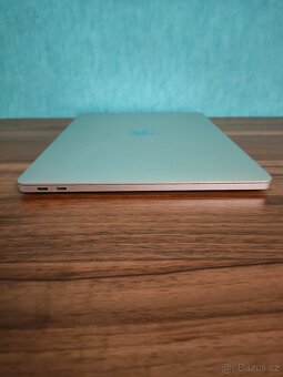MacBook Pro 2017 | i5 • 8GB • 256GB SSD - 9