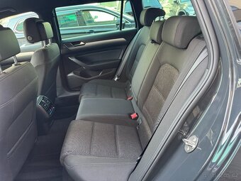 VW Passat B8 2.0 TDI 110kW DSG Tažné Webasto Navi Kamera ACC - 9
