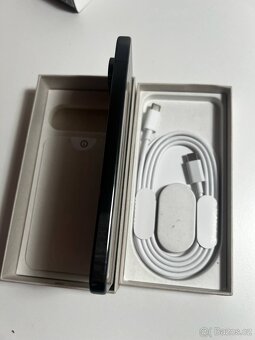 Pixel 9 Pro v barvě Obsidian 128 GB - 9