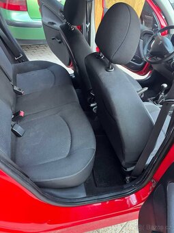 Peugeot 206+ 1,4i MT5, r. 2010 - 9