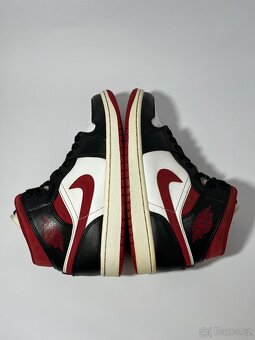 Nike Air Jordan 1 Mid - 9