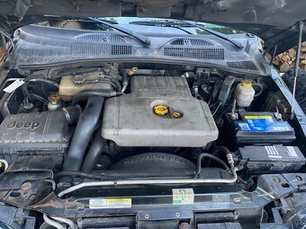 Jeep Cherokee (rok 2003) - 9