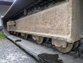 8t rypadlo pásové guma Hyundai Robex 80 - 9