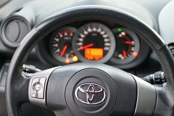 Toyota Rav4 2.2D 100kW, 4x4, SUV, Manual - 9