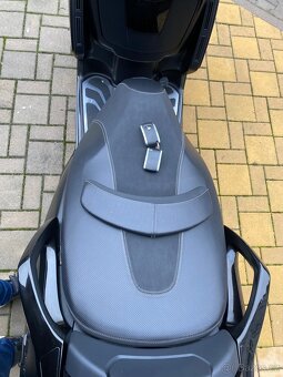 Peugeot Metropolis 400 - Black Edition Top - 9