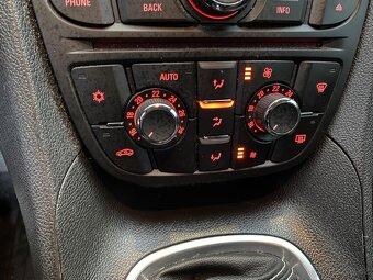 Opel Meriva 1.6CDTi ,  100 kW nafta, 2014 - 9