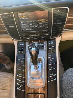 Porsche panamera 4.8i 4S(4x4) - 9