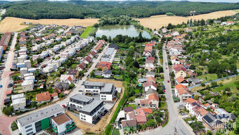 Stavební pozemek 1004 m² v Popůvkách u Brna – ideální pro ro - 9