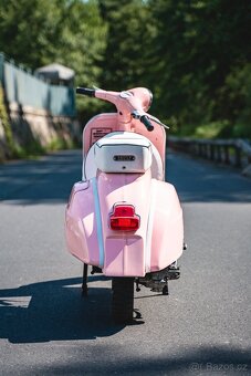 Motorka Piaggio Vespa 150CC (1966) - 9