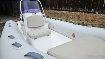 Motorový člun Grand S420NL + Yamaha + přívěs - 9