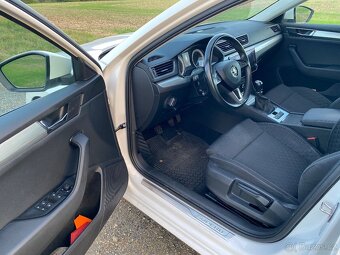 Škoda Superb 2,0 TDI 110 kw Ambition Combi - 9