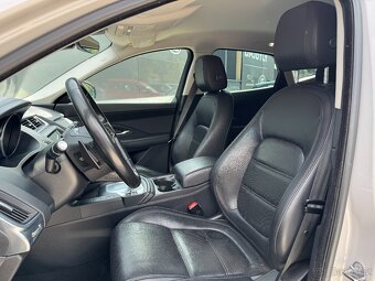 Jaguar E-Pace D150 R-Dynamic S 4WD AT - 9