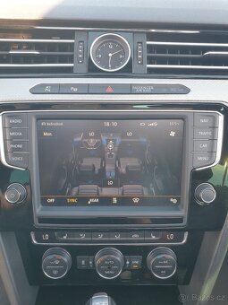 VW Passat Variant R-line 2,0 BiTDi 4x4 - 9