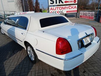 Prodám limuzína Lincoln Towncar - 9