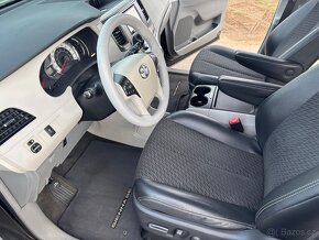 Toyota Sienna SE motor 3.5 V6, 8 místná s odpisem DPH - 9
