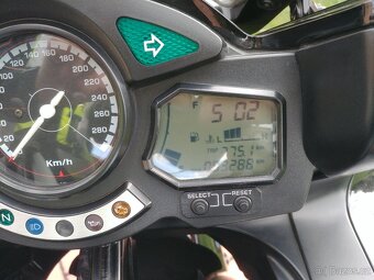 Yamaha FJR 1300 - 9